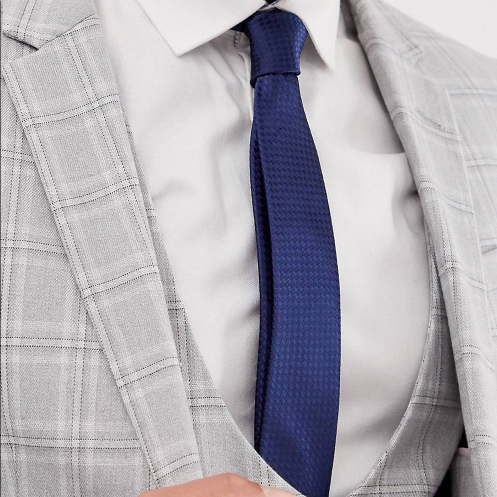 Blue tie - Picture 5 of 6